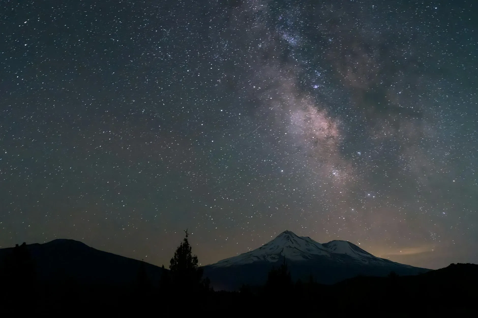 Anna House Retreat — The retreat is situated on the awe-inspiring Mount Shasta, a location renowned for its spiritual energy and natural beauty. Guests can expect a peaceful, restorative environment with direct access to the mountain's majestic presence and surrounding natural landscapes.