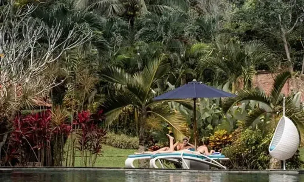 Bali Palms — The center is situated on over five acres of land, surrounded by picturesque traditional villages, paddy fields, rivers, and forests. It offers a tranquil environment often referred to as the “Real Bali” by locals, with views of the rolling landscape down to a large swimming pool, river, and dense forests.