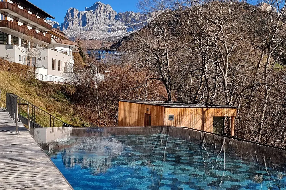 Engel Ayurpura — set in the majestic Dolomites of South Tyrol, the center offers a breathtaking natural environment. The alpine landscape provides a serene and inspiring backdrop for healing and introspection, blending the tranquility of the mountains with the ancient practices of Ayurveda.