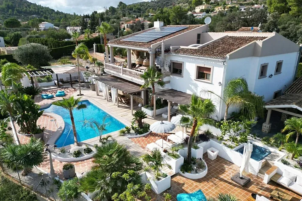 Finca Four Seasons — Perched in Senija on Spain's Costa Blanca, Finca Four Seasons boasts breathtaking views of the Vall de Pop valley. The atmosphere is one of serene luxury, with meticulously maintained gardens providing a peaceful backdrop for relaxation and introspection.