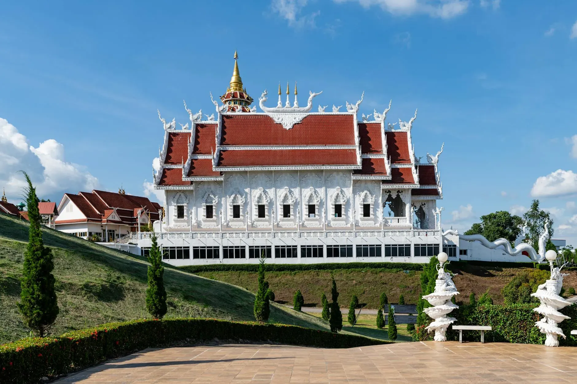 Fly Karavek — Located in Chiang Rai, this center offers a tranquil escape amidst the natural beauty of northern Thailand. While specific details about the immediate surroundings are not provided, the overall atmosphere suggests a peaceful environment conducive to both active pursuits and relaxation.