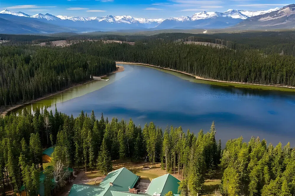Goldeye Lake Mountain Resort