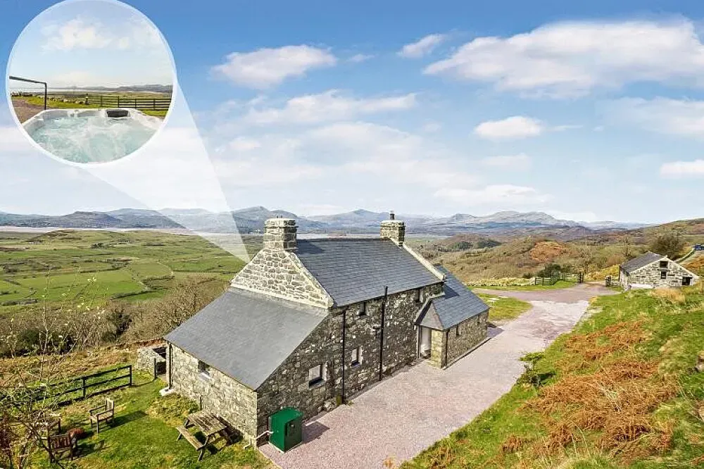 Harlech Retreat — Harlech Retreat is situated in the scenic Harlech area, within the breathtaking Snowdonia National Park. The location is renowned for its natural beauty, offering a peaceful and inspiring environment that complements the center's focus on heritage and sustainability.