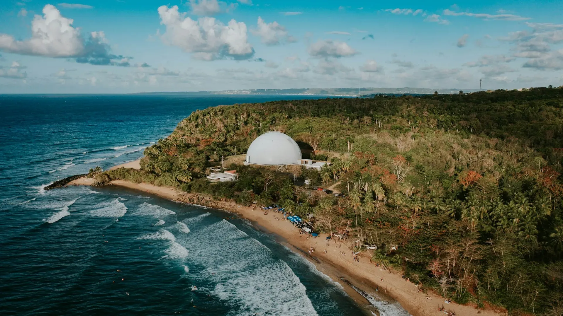 Jardin Al Bosque — Jardin Al Bosque is nestled within a serene forest environment in Puerto Rico, providing a natural backdrop for relaxation and introspection. The atmosphere is one of peaceful seclusion, allowing guests to connect with the outdoors.