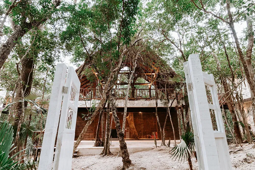 Kaaba Luum: Hotel & Retreat Center — Located in the vibrant and increasingly popular destination of Tulum, Kaaba Luum offers a tranquil escape from the bustling energy of the region. While specific details about its immediate surroundings are not available, Tulum is known for its stunning Caribbean coastline, ancient Mayan ruins, and lush jungle landscapes, suggesting a setting conducive to relaxation and introspection.