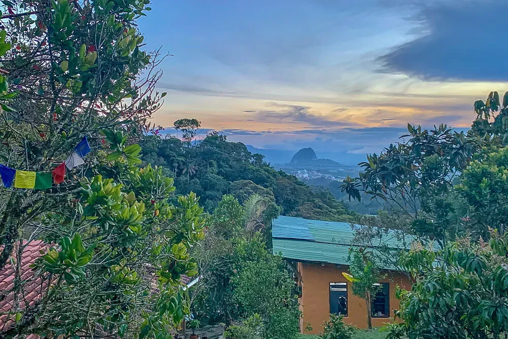 La Casa De Loto Guatape
