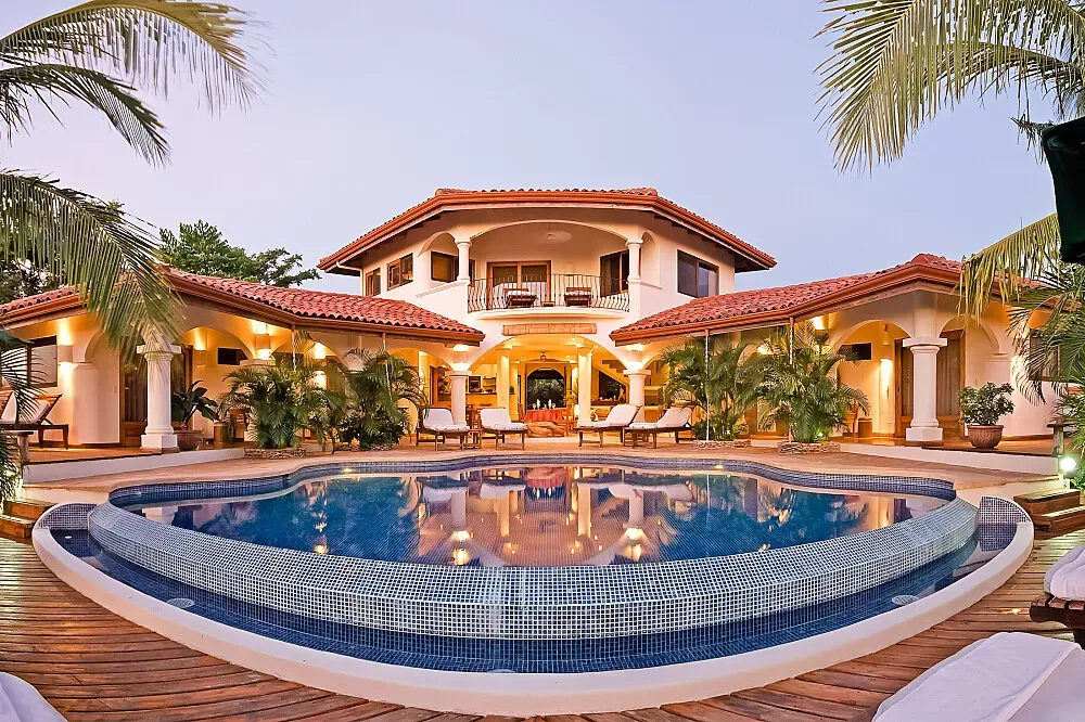 Los Altos De Eros — set within a lush jungle landscape, Los Altos De Eros boasts expansive, sweeping views of the ocean. The atmosphere is one of secluded luxury, where the sounds of nature provide a constant, calming backdrop.