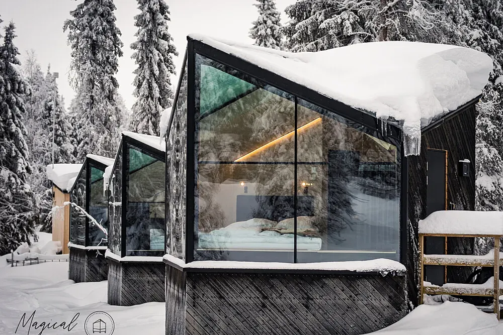 Magical Pond — Magical Pond is set in the snow-covered forests of Northern Finland, near Rovaniemi. The atmosphere is one of profound tranquility and natural beauty, with the Arctic landscape providing a stunning backdrop for introspection and relaxation. The glass igloos allow for an immersive experience with the surrounding environment.