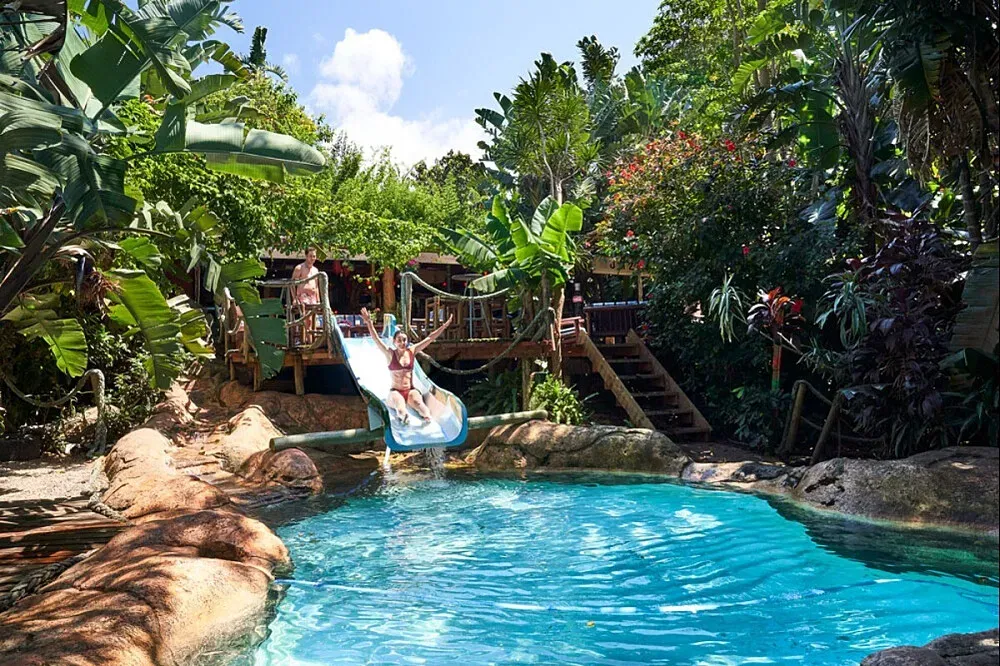 Mantis and Moon Surf Paradise and Adventure Lodge