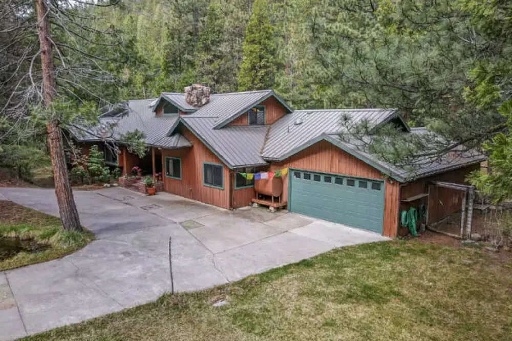 Namaste House at Healing Waters of Shasta — The center is situated in Weed, California, an area known for its proximity to Mount Shasta. This region offers a naturally inspiring backdrop for reflection and healing, with opportunities to connect with the outdoors.