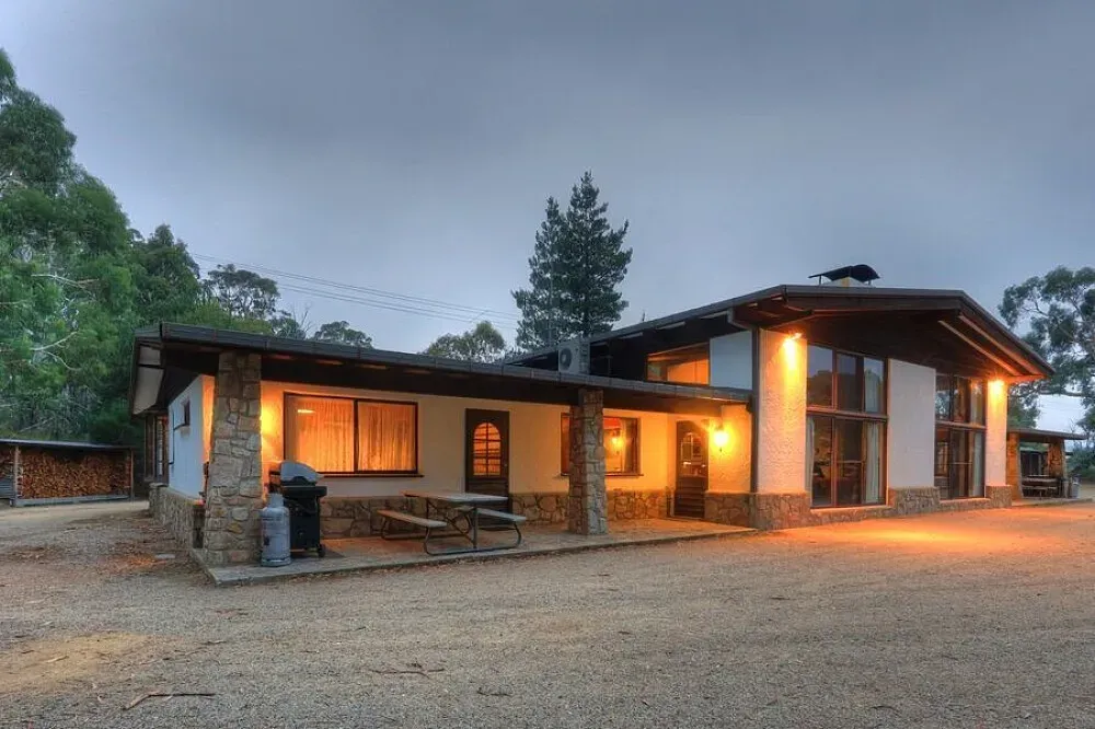 Pender Lea — Pender Lea is situated in Crackenback, a location known for its natural beauty. The atmosphere encourages guests to immerse themselves in the outdoors, providing a tranquil backdrop for relaxation and rejuvenation.