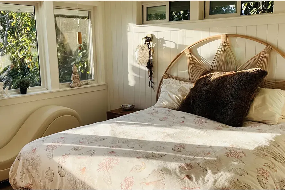 Plumeria Hale — Plumeria Hale is situated in Kailua, just a short walk from one of the most beautiful beaches in the world. The atmosphere is one of tropical tranquility, with abundant natural light and lush surroundings contributing to a sense of peace and relaxation.