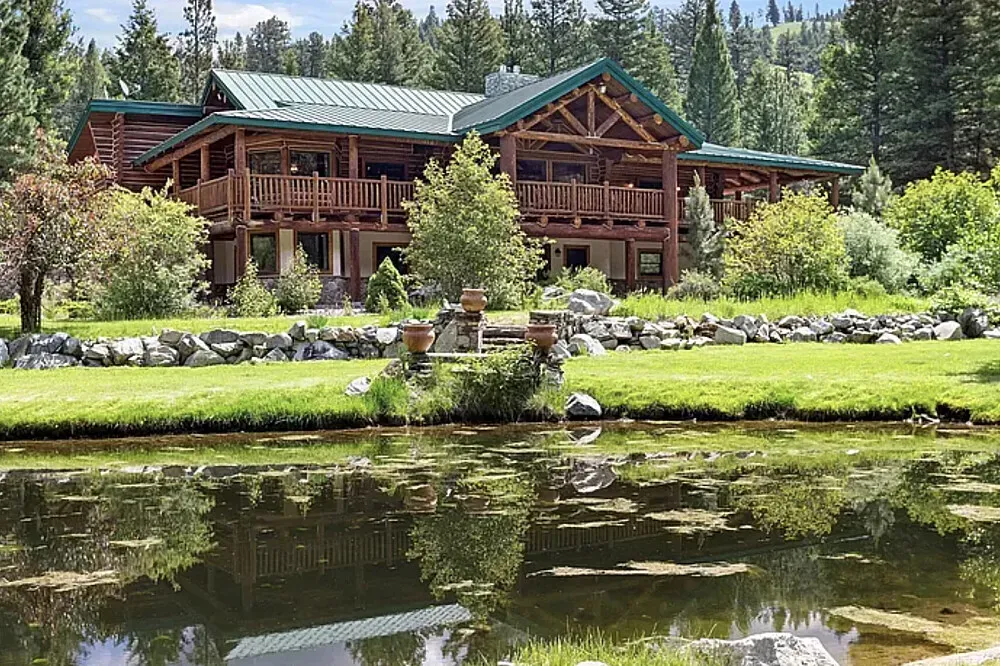 Private Home — Nestled within the scenic Bitterroot Valley of Montana, this private home offers a serene backdrop of majestic mountains and verdant landscapes. The atmosphere is one of secluded luxury, providing a peaceful environment for introspection and relaxation amidst the beauty of nature.