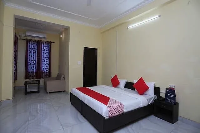 Ritam Wellness — The center is situated in the foothills of the Himalayas, providing a naturally serene and inspiring environment. The majestic mountains create a peaceful atmosphere, ideal for introspection and quiet contemplation.