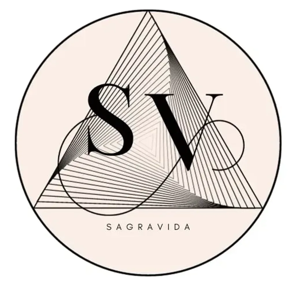 Sagravida — Surrounded by hundreds of hectares of beautiful, secluded land, Sagravida provides an ultimate private experience. The rustic yet sophisticated environment is designed to help guests unwind and realign themselves, offering a tranquil backdrop for deep introspection and healing.