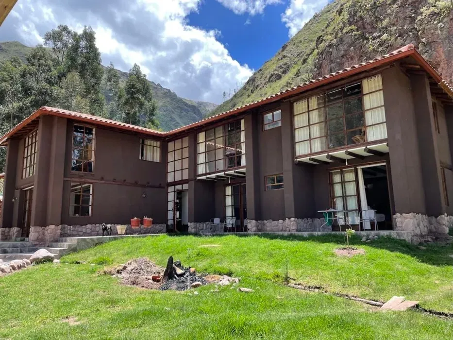 Sapan Inka Ayahuasca Retreat Center — The center is located in Calca, within the magical Sacred Valley of Peru. Its close proximity to iconic ancient Inca sites like Machu Picchu provides a deep connection to the historical and spiritual landscape of the region, fostering an atmosphere of reverence for Mother Earth.