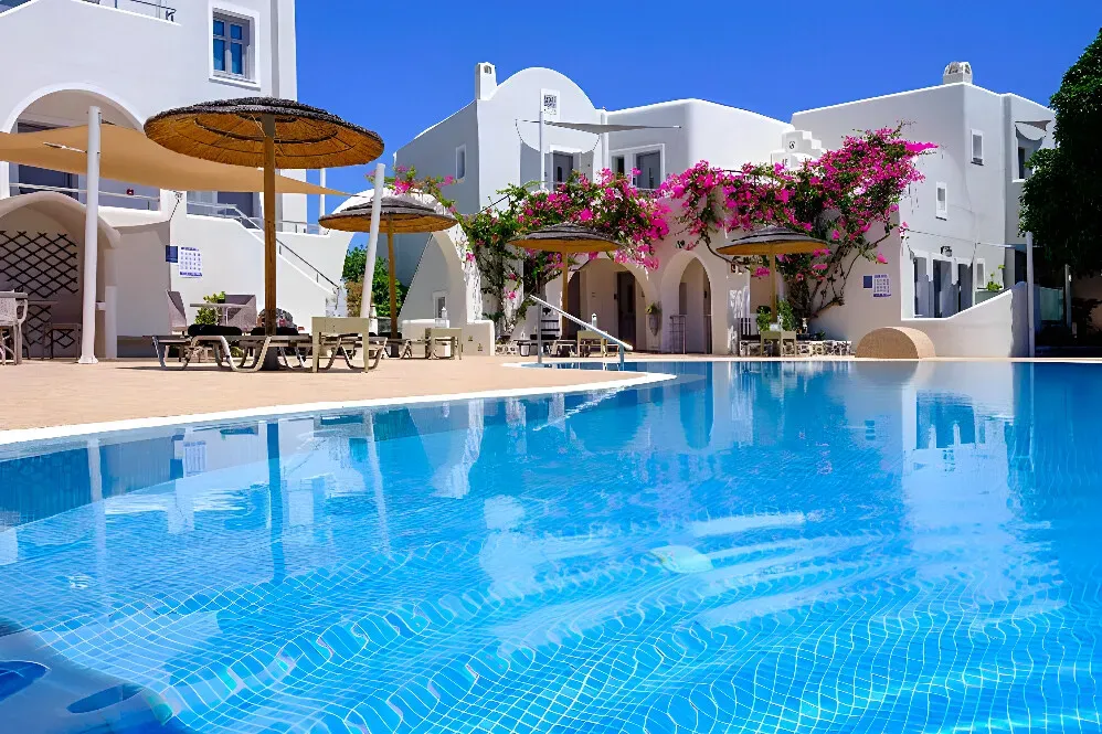 Smaragdi Hotel Santorini — retreat center