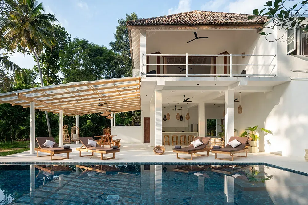 Soul House — Soul House is situated among the lush rice fields of Ahangama, providing a naturally peaceful and expansive backdrop. The atmosphere is one of quiet serenity, encouraging guests to unwind and immerse themselves in the natural beauty of the surroundings.