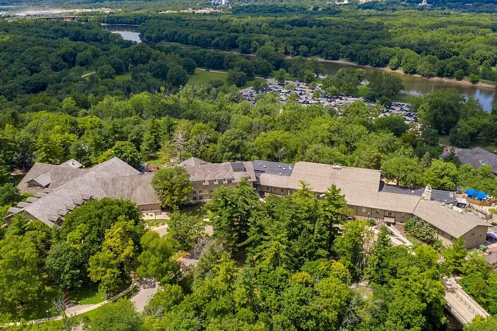 Starved Rock Lodge — The lodge is situated in Oglesby, Illinois, surrounded by natural landscapes. It offers a comfortable and historic atmosphere, providing a peaceful backdrop for relaxation and personal reflection.