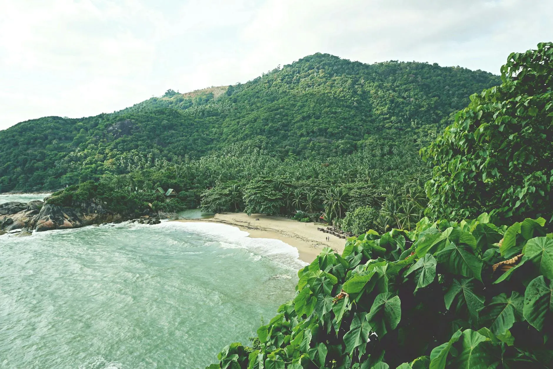 Sunset Hill Resort, Koh Phangan — Koh Phangan is known for its lush tropical landscapes and stunning coastlines. Sunset Hill Resort capitalizes on this natural beauty, offering an elevated perspective of the Gulf of Thailand. The atmosphere is one of serene island living, with the gentle sea breeze and expansive vistas creating a tranquil backdrop for any activity.