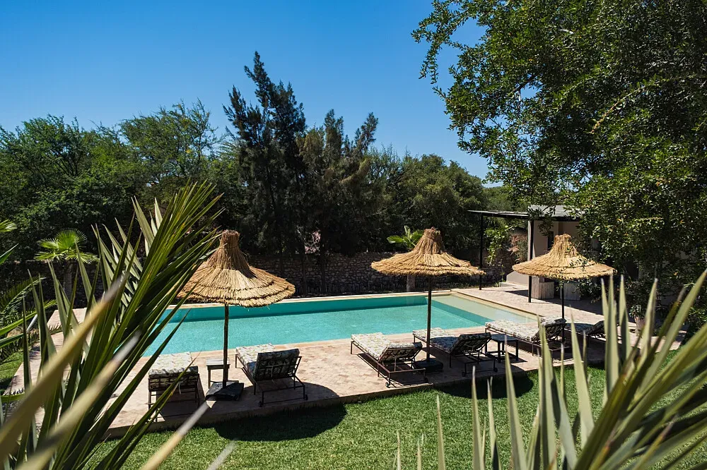 Sunset Villa - MOGASURF CAMP — The villa is set in an authentic Moroccan landscape, surrounded by nature, offering a peaceful atmosphere. It's strategically located between the historic city of Essaouira and the laid-back surf village of Sidi Kaouki, providing a balance of tranquility and access to local life and coastal activities.