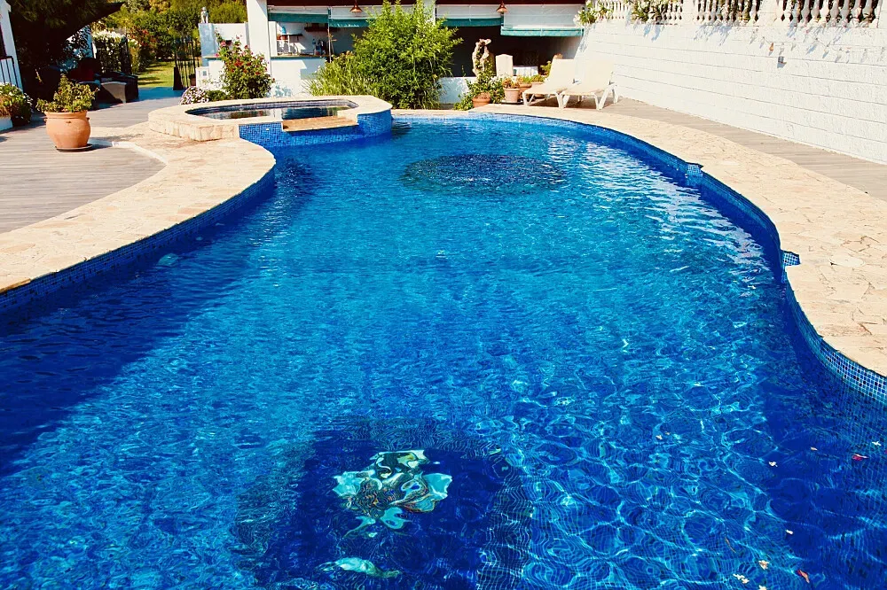 The Dragonfly Retreat — set in the tranquil surroundings of Coín, the retreat provides a peaceful backdrop for introspection. The atmosphere is designed to be calming and supportive, encouraging guests to disconnect from external pressures and reconnect with themselves.