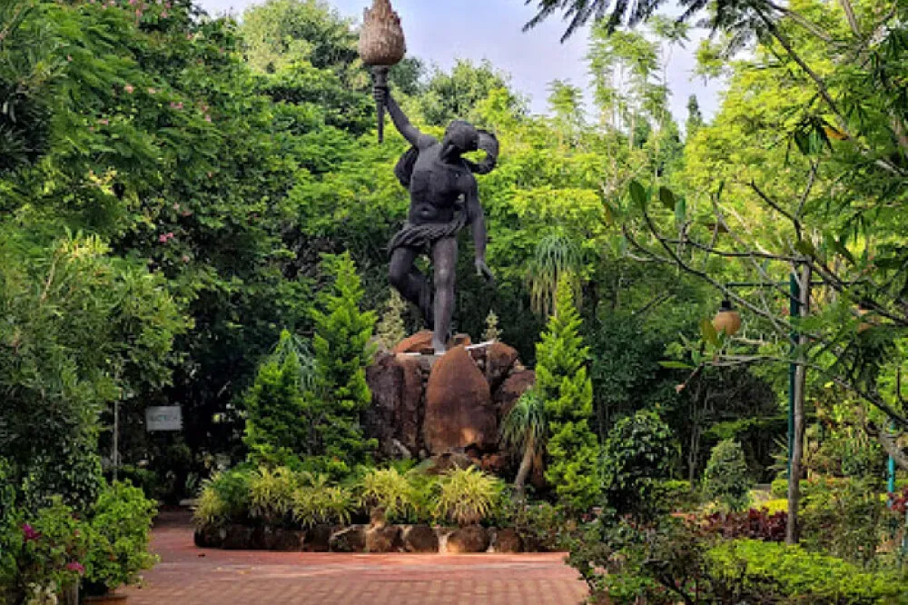 The School of Ancient Wisdom — The center is located in a sylvan setting on IVC road, Devanahalli, an area whose name translates to "abode of the Gods." This natural environment contributes to a peaceful and contemplative atmosphere, ideal for spiritual pursuits away from urban distractions.