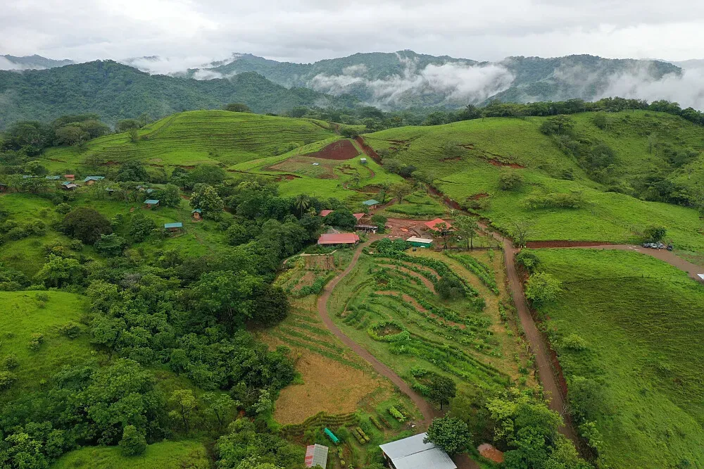 Tierrramor Center — The center is situated in the Rio Montana area, outside Nosara, suggesting a natural and somewhat remote environment. The need for a 4x4 vehicle to access town indicates a setting that is off the beaten path, surrounded by the lush Costa Rican landscape.