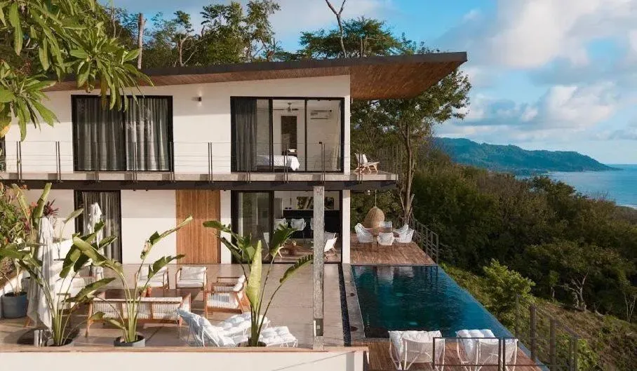 Vida Asana — Located in the lush landscapes of Costa Rica, Vida Asana provides a serene escape from the everyday. The center is conveniently situated just 90 minutes from San Jose Airport, making it easily accessible for travelers. While the exact address is not specified, the journey to this tranquil sanctuary is made smooth by well-maintained roads, leading to a peaceful environment conducive to relaxation and introspection.