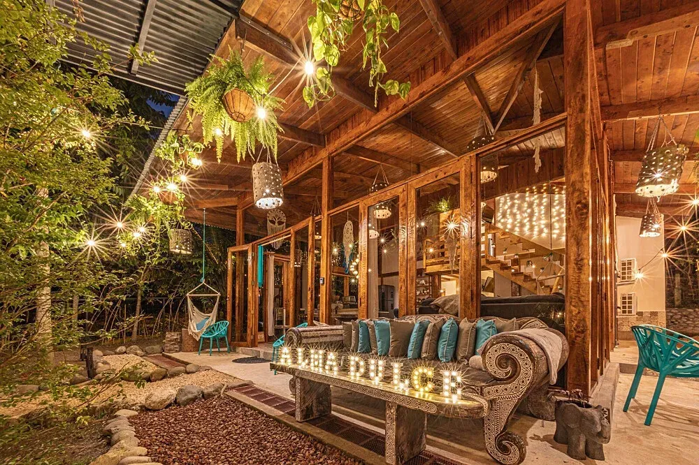 Villa Alma Dulce — Nestled between the vibrant, lush jungle and the sun-kissed beaches of Jacó, Villa Alma Dulce provides a naturally immersive environment. The atmosphere is one of serene tranquility, punctuated by the sounds of wildlife and the gentle ocean breeze, creating a perfect backdrop for relaxation and connection with nature.