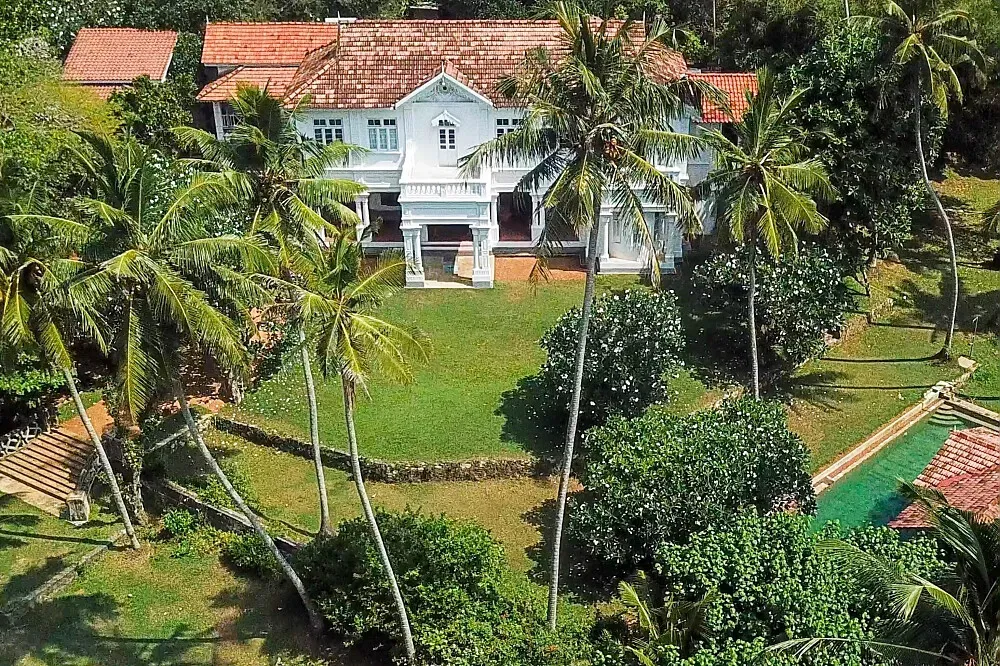 Villa de Zoysa — The center is housed within a beautifully restored aristocratic villa dating back to 1907. This historic setting provides a unique atmosphere, blending old-world charm with a peaceful environment conducive to reflection and practice.