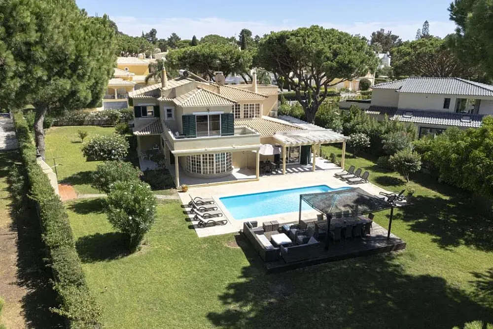 Villa Popa — Villa Popa is situated amidst the picturesque Mediterranean landscapes of the Algarve, offering a peaceful and private environment. The setting is designed to blend comfort with nature, providing a tranquil backdrop for relaxation and introspection. Expect sun-drenched surroundings and a quiet atmosphere.