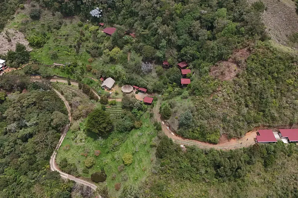 Yaogará — The center is located in Retiro, suggesting a peaceful environment conducive to reflection, though specific details about the landscape are not available.