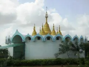 Dhamma Pitha — Located in Ranoda village, just a short drive from Amdavad, Dhamma Pitha provides a tranquil escape from urban life. The rural setting in Gujarat offers a quiet backdrop conducive to meditation, allowing visitors to focus inward without the distractions of a bustling city. The atmosphere is one of peaceful dedication, designed to support serious practice.