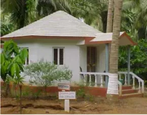Dhamma Vijaya — Dhamma Vijaya is situated within a tranquil coconut garden, where cocoa plants are also cultivated, creating a lush and calm atmosphere. It's located three kilometers from the village of Vijayarai, offering a quiet escape from daily life.