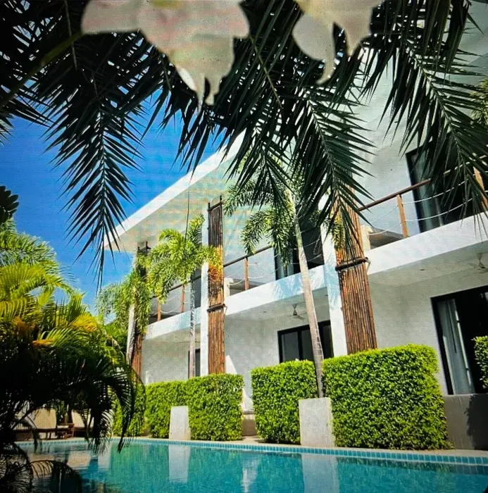 Aayamyog — Located in Rawai, Phuket, Aayamyog is situated within the Lan Sabai Wellness Resort. This provides a tranquil backdrop for health and wellness pursuits, likely surrounded by the natural beauty characteristic of Phuket, offering a peaceful escape from daily life.