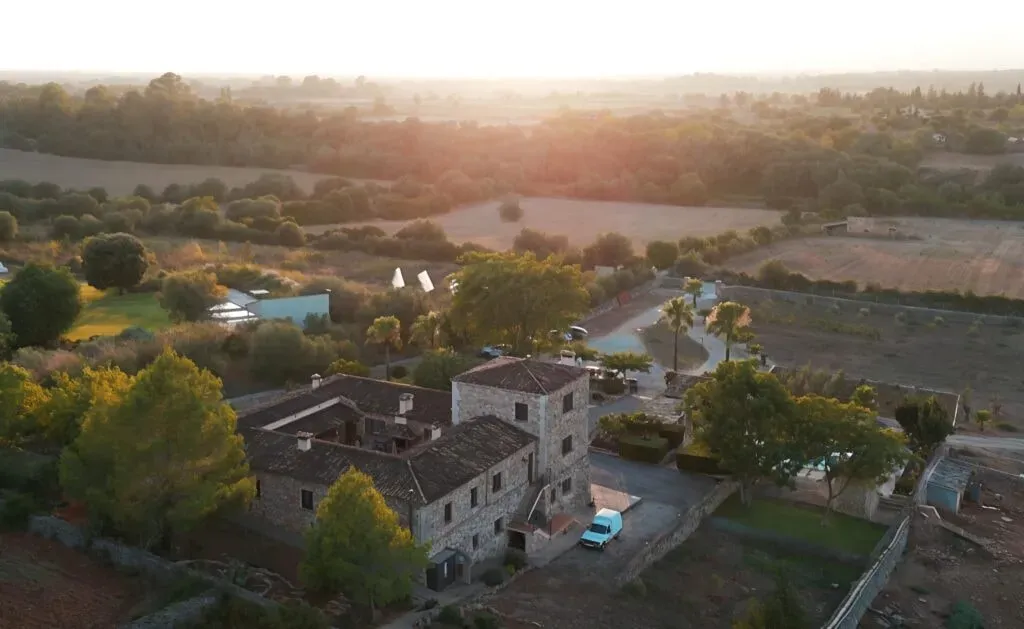 Agroturismo Ses Illes — set in the heart of Mallorca, Agroturismo Ses Illes is a private agroturismo offering serene views of the Serra de Tramuntana. The property boasts lush gardens, inviting terraces, and cozy nooks well suited to quiet contemplation or stargazing. The natural surroundings create a peaceful backdrop for introspection and rejuvenation.