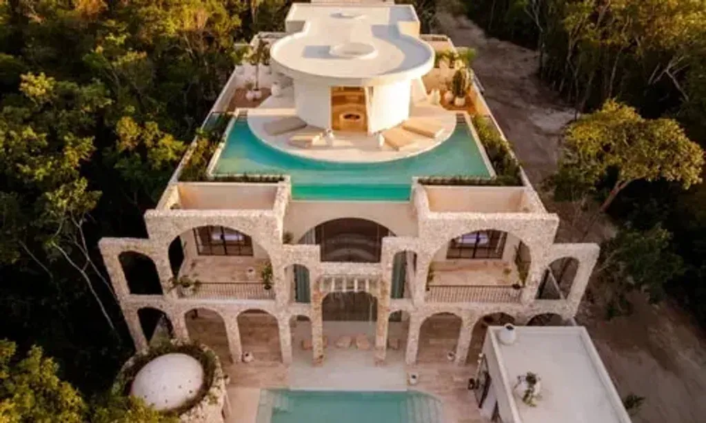Alexandra chartier — This retreat unfolds within the serene and luxurious confines of Villa Casa Arka in Tulum, Mexico. The atmosphere is one of exclusive comfort, blending high-end amenities with a focus on deep personal growth. Imagine lush surroundings, a private pool, and the warm, inviting ambiance of a high-end villa.
