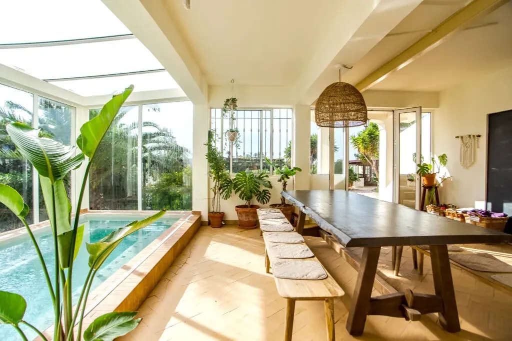 Ark Safe space — Located in the charming town of Praia Da Luz, the center is just a short walk from the beautiful beach, offering a serene coastal atmosphere. The venue itself boasts a variety of social spaces and amenities, creating a relaxed and engaging environment for guests.