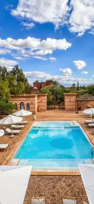 Aurelia Retreats
