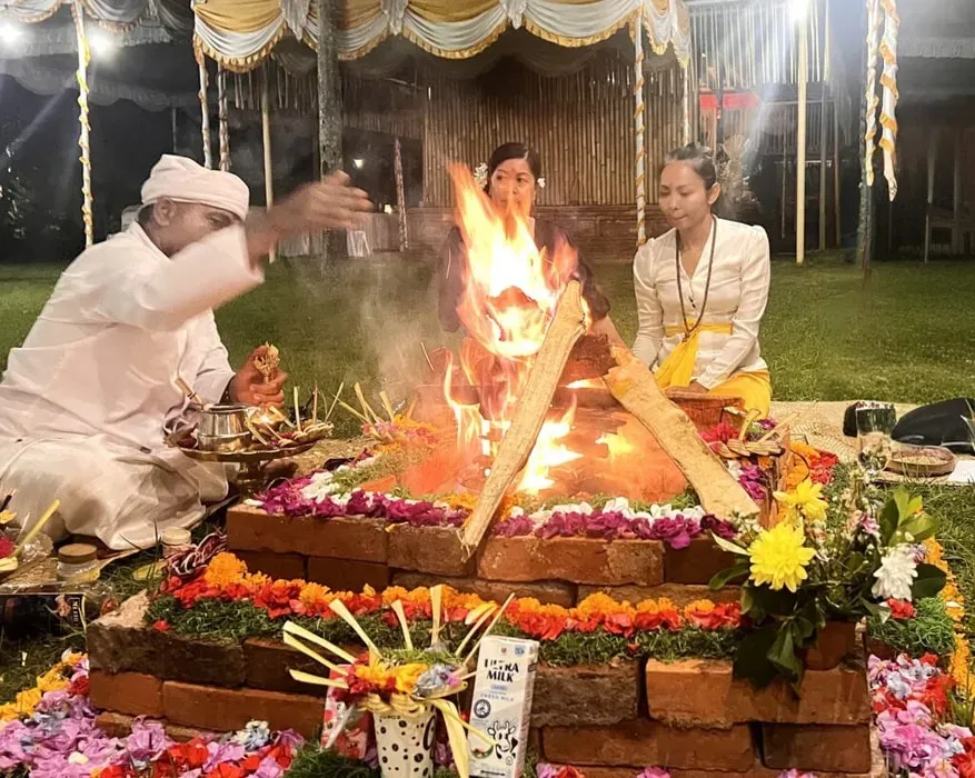 Bali Goddess Getaways — The retreat is set in a serene jungle environment in Keramas, Bali, right beside a natural spring-fed river. This lush setting provides a tranquil backdrop for relaxation and connection with nature, featuring beautiful gardens and an outdoor pool.