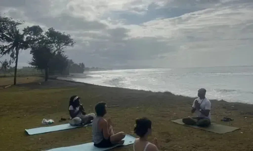 Bali Yoga Center — The center is located in Ubud, a renowned spiritual and cultural hub on the island of Bali. Surrounded by lush greenery and the gentle rhythm of local life, the atmosphere is one of peaceful immersion, well suited to focusing on well-being.