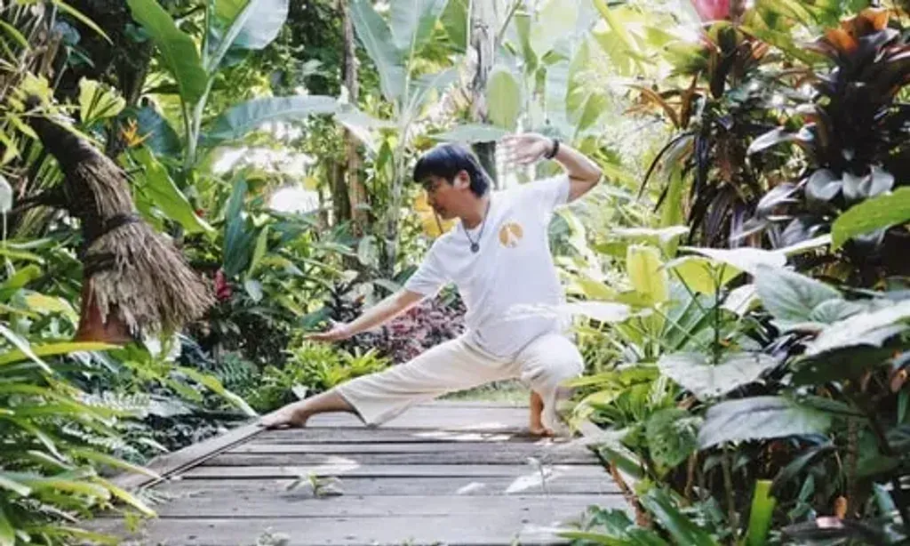 BaliFlow Retreats — Dragonfly Village offers a tranquil escape amidst Ubud's iconic rice fields, providing a peaceful environment for practice and reflection. Though just a short walk from town, the setting feels blissfully secluded, allowing guests to fully immerse themselves in nature and quiet contemplation.