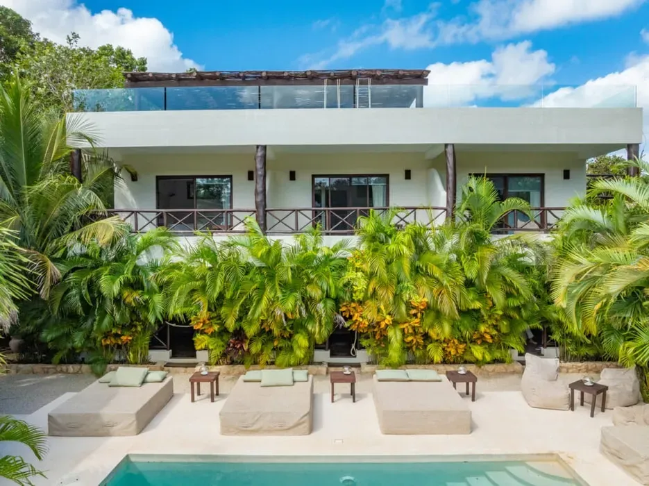 Bassé — Located in Quintana Roo, Mexico, Bassé provides a luxurious boutique facility for its guests. The exact location is kept private until booking, ensuring discretion and a serene environment for healing. Guests can expect a tranquil setting, approximately an hour's drive from Cancun International Airport.