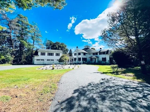 Berkshires Zen Retreat — The retreat is situated in Lee, Massachusetts, a town set within the scenic Berkshire Mountains. This region is known for its natural beauty, offering a serene backdrop for quiet contemplation. The atmosphere is one of calm, inviting guests to disconnect and find peace amidst the natural surroundings.