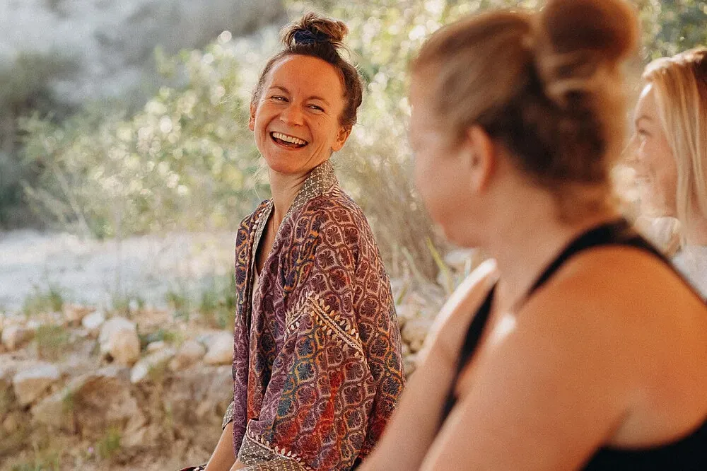 Beyond Breathing — Beyond Breathing is situated in the quiet mountain village of Benirrama, within the picturesque Vall de Gallinera. The Dhara Holistic Care venue is enveloped by fruit trees, rolling hills, and a profound sense of silence, creating an ideal environment for deep rest and introspection.