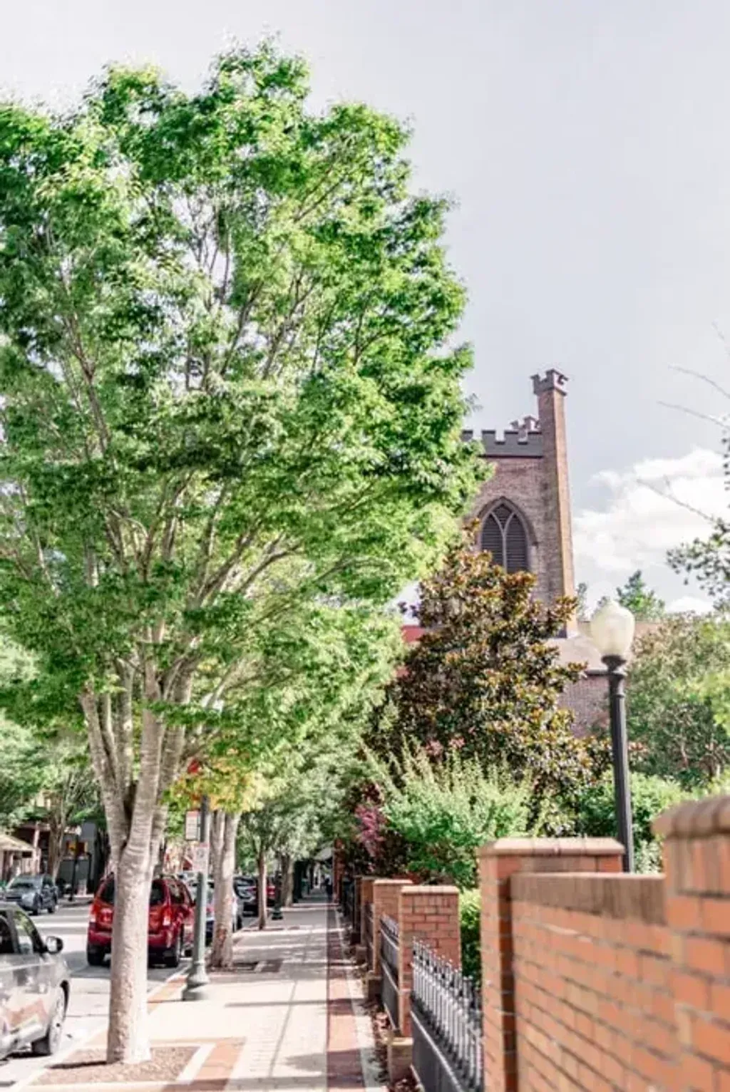 Bloom Retreats — The retreat is held in the historic Meadows Inn, a charming Bed & Breakfast located in downtown New Bern, North Carolina. This picturesque setting offers a blend of historical ambiance and modern comfort, providing a serene backdrop for both focused work and relaxation.