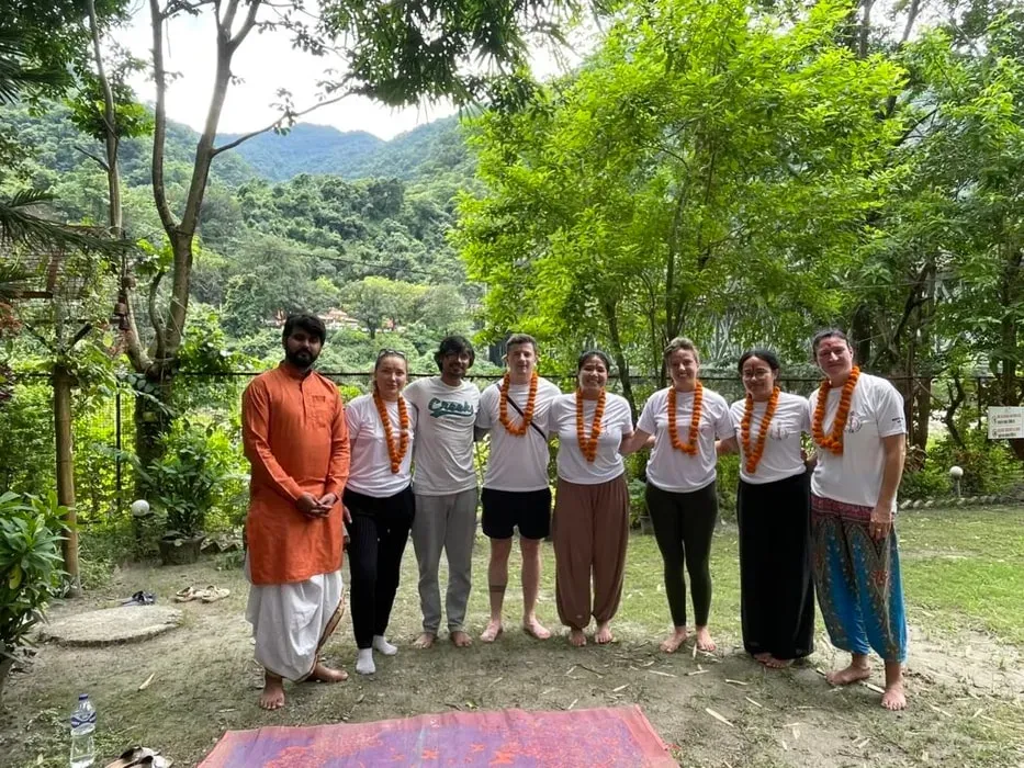 Buddha Retreat — Buddha Retreat is situated within the Hotel Dev Palace in Tapovan, Rishikesh, a region renowned for its spiritual significance and proximity to the Ganges River. While specific details about the immediate surroundings of the hotel are not provided, Rishikesh itself offers a vibrant atmosphere with a blend of spiritual sites and natural beauty.