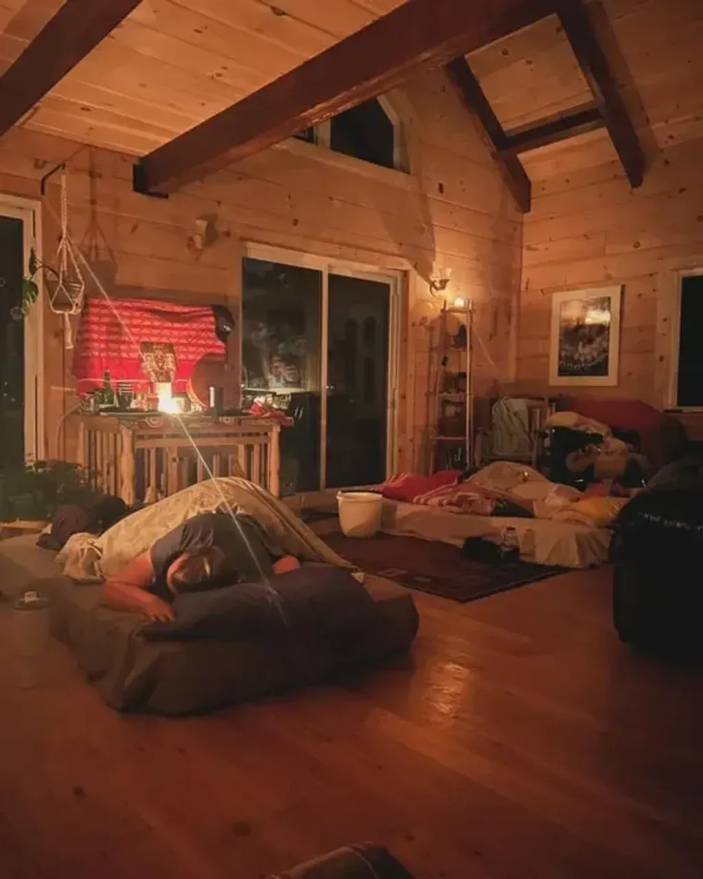 Bwitiboga — Retreats are held in cottages or houses situated in natural surroundings within the Greater Montreal Area. The specific location varies by retreat, ensuring a private and tranquil atmosphere conducive to deep introspection and healing.