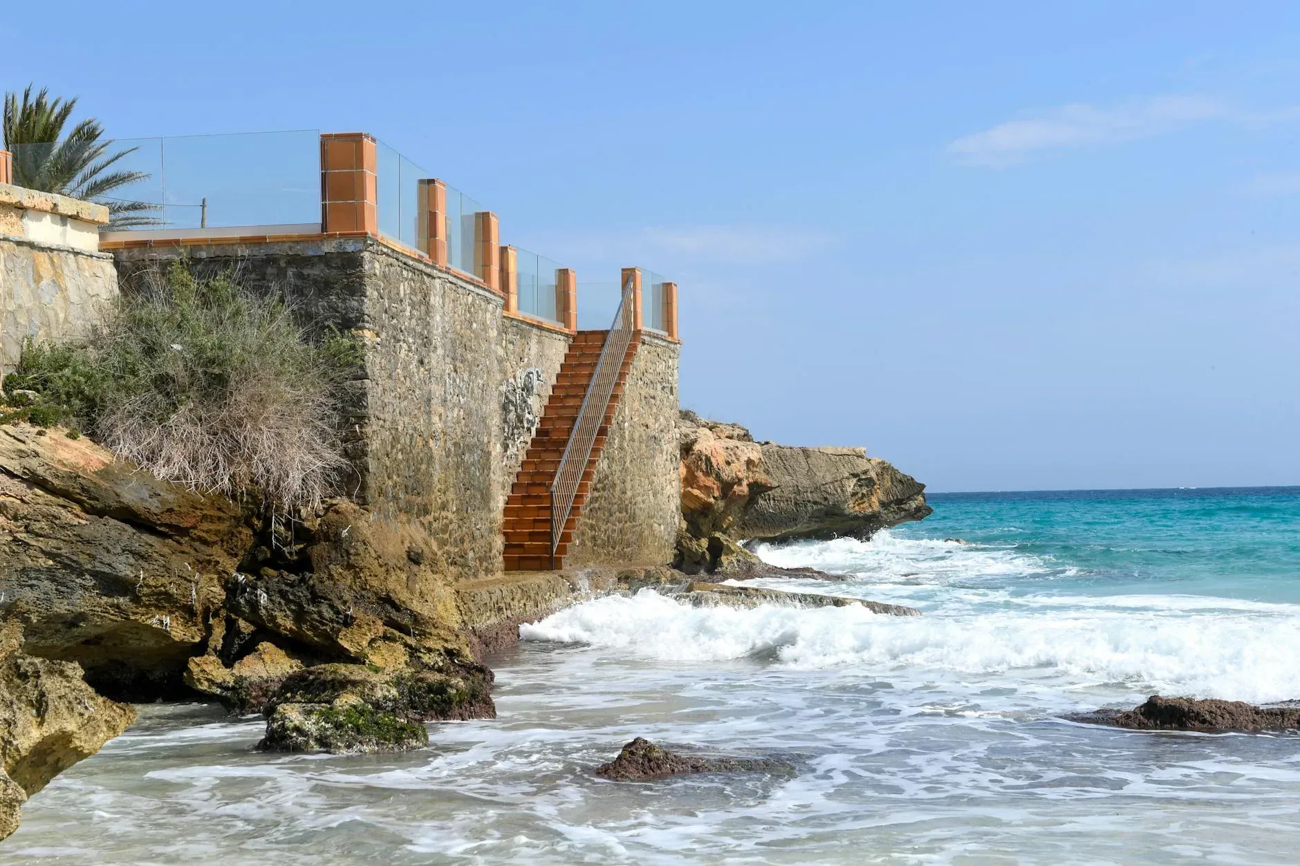 Catherine Gallagher - The Empower Method — This retreat unfolds in a stunning, exclusive beachside villa, offering a luxurious and serene environment. Imagine waking to the sound of the ocean, with glorious sunshine, crystal sparkling waters, and white sand beaches just steps away. The private pool adds to the sense of exclusive tranquility, creating an idyllic backdrop for deep relaxation and self-discovery.